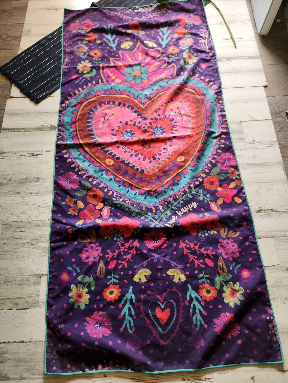 Natural Life Mircofiber Beach Towel Boho Heart Flower Print "Live Happy" 30x68 - Picture 2 of 5